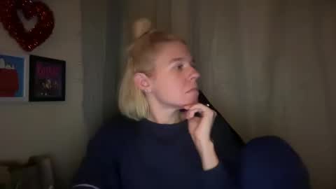 Snapshot of ebony8ivory chatting on October 2025 12:10:01 AM americnbarbie online show from October 2025 12:10:01 AM