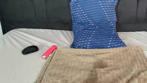 Angelina online show from October 2025 09:01:01 AM