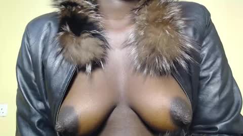 Snapshot of ebony_choco2 chatting on January 2025 05:08:01 AM ebony choco2 online show from January 2025 05:08:01 AM