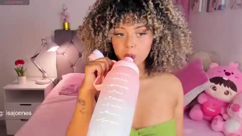 Snapshot of ebony_curly2 chatting on June 2026 09:30:02 PM isa online show from June 2026 09:30:02 PM