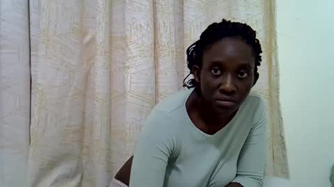 Snapshot of ebony_dessy chatting on May 2026 07:20:01 PM Desire online show from May 2026 07:20:01 PM