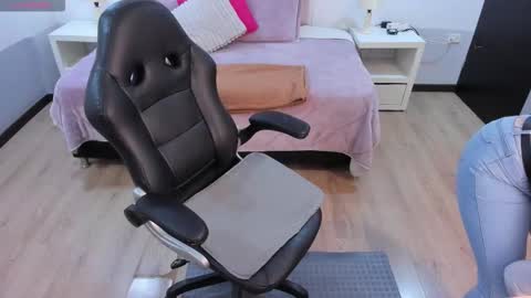 Snapshot of ebony_fantasy2 chatting on October 2025 12:06:02 PM ebony_fantasy2 online show from October 2025 12:06:02 PM