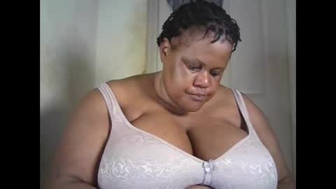 ebony_magixs online show from October 2025 03:54:02 PM