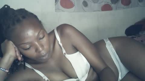 ebony_phoenix12 online show from November 2025 03:18:02 AM