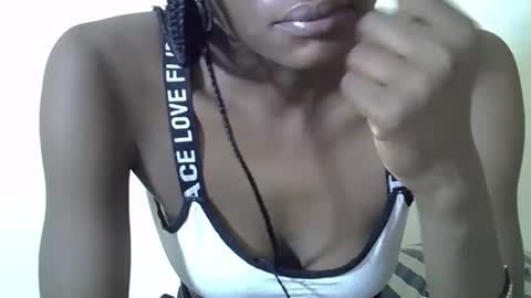 Snapshot of ebonycutegal4 chatting on September 2025 08:05:02 AM MELLEN online show from September 2025 08:05:02 AM