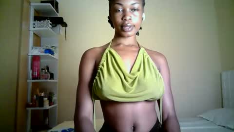 Snapshot of ebonytanqueen chatting on April 2026 01:29:01 AM ebonytanqueen online show from April 2026 01:29:01 AM
