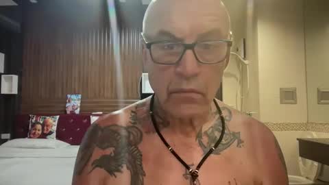 Snapshot of eddelmar chatting on March 2026 09:37:01 AM eddelmar online show from March 2026 09:37:01 AM
