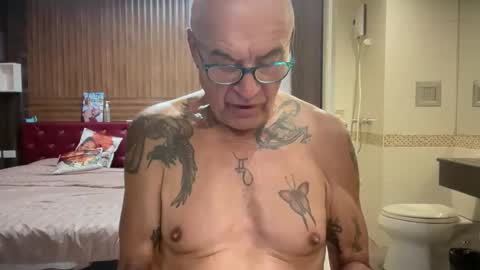 Snapshot of eddelmar chatting on April 2026 09:13:01 AM eddelmar online show from April 2026 09:13:01 AM