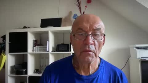 Snapshot of eddelmar chatting on May 2026 06:31:02 AM eddelmar online show from May 2026 06:31:02 AM