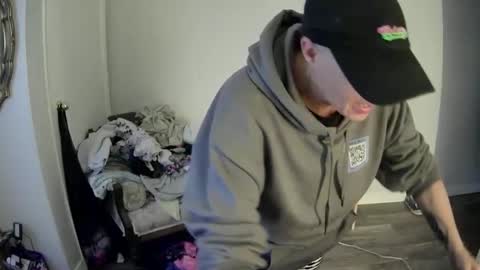 Angel online show from October 2025 01:41:01 PM