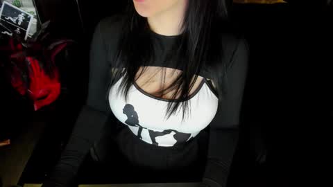 EdgeQueen69 online show from December 2025 08:04:01 PM