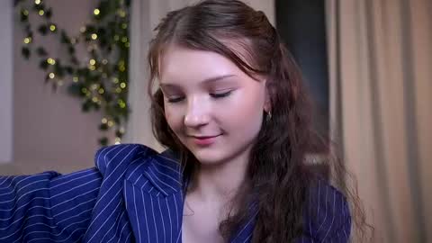 Lisa  online show from April 2026 10:51:01 PM