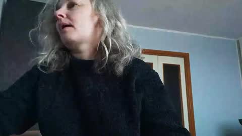 Snapshot of edithmanning chatting on April 2026 06:28:01 AM edithmanning online show from April 2026 06:28:01 AM