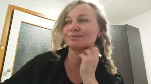 Snapshot of edithmanning chatting on May 2026 06:05:01 PM edithmanning online show from May 2026 06:05:01 PM