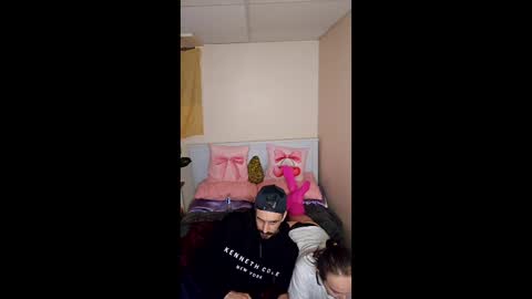 Snapshot of edmonton1985780 chatting on April 2026 08:47:01 AM edmonton1985780 online show from April 2026 08:47:01 AM