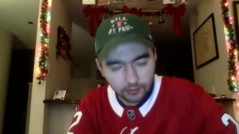 Snapshot of edmundfitz75 chatting on December 2025 10:50:01 PM EddieFitz75 online show from December 2025 10:50:01 PM