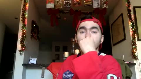 Snapshot of edmundfitz75 chatting on December 2025 07:54:01 PM EddieFitz75 online show from December 2025 07:54:01 PM