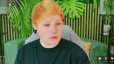 Snapshot of ednadavis chatting on April 2026 05:49:02 AM ednadavis online show from April 2026 05:49:02 AM