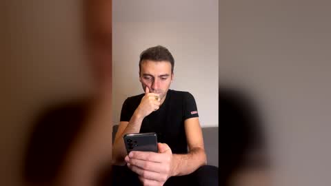 Snapshot of edo1994_ chatting on December 2025 07:18:01 PM Eddy online show from December 2025 07:18:01 PM