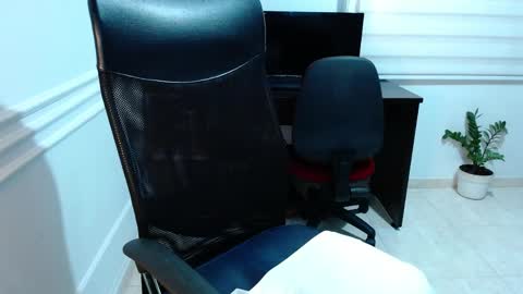 eduard_amun online show from May 2026 07:10:02 PM