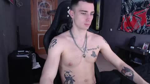 Snapshot of eduard_loveee chatting on April 2026 08:06:01 AM Eduar online show from April 2026 08:06:01 AM