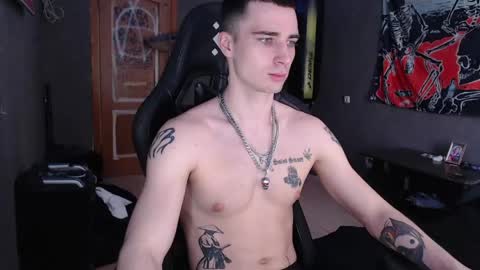 Snapshot of eduard_loveee chatting on April 2026 10:32:01 AM Eduar online show from April 2026 10:32:01 AM