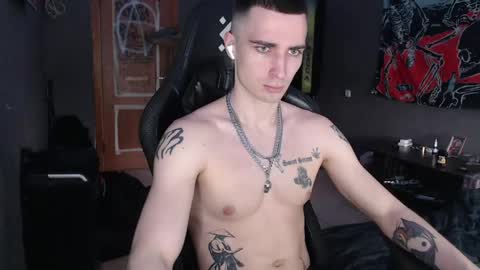 Snapshot of eduard_loveee chatting on April 2026 11:58:02 AM Eduar online show from April 2026 11:58:02 AM