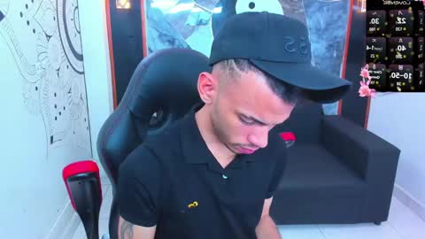 Snapshot of edward_24_ chatting on January 2025 04:21:01 AM Edward Colleman online show from January 2025 04:21:01 AM