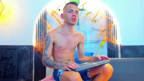 Snapshot of edward_24_ chatting on October 2025 03:40:02 AM Edward Colleman online show from October 2025 03:40:02 AM