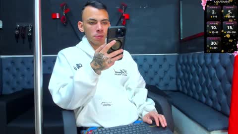 Snapshot of edward_24_ chatting on November 2025 04:18:01 AM Edward Colleman online show from November 2025 04:18:01 AM