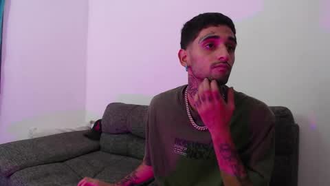 edward_johnsonn online show from September 2025 01:51:02 AM