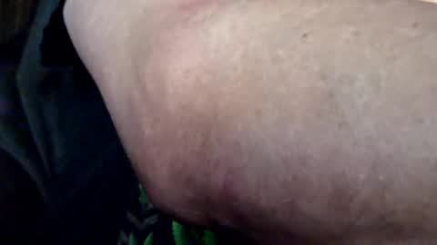 edwardaims_2please online show from September 2025 02:26:01 AM