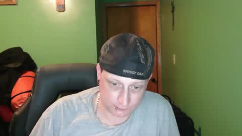 edwardaims_2please online show from March 2026 02:26:02 AM