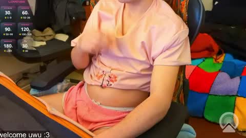 Snapshot of edwarh_01 chatting on April 2026 10:34:01 PM Alex online show from April 2026 10:34:01 PM