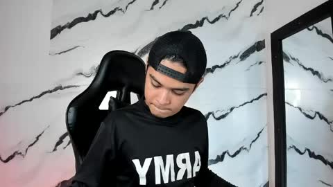 Snapshot of edy_play1 chatting on April 2026 03:33:02 AM edy online show from April 2026 03:33:02 AM