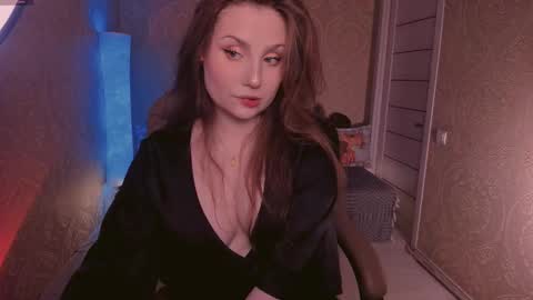 eesmaaarr online show from September 2025 10:33:02 PM