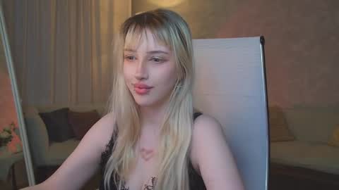 EVA NON NUDE online show from March 2026 05:12:02 PM