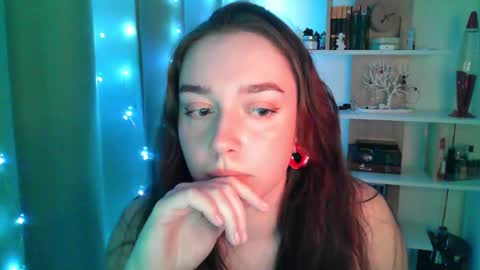 Snapshot of effie_balconii chatting on January 2025 01:42:01 PM effie_balconii online show from January 2025 01:42:01 PM