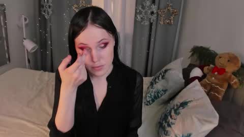 Effie Mur online show from December 2025 09:33:01 PM