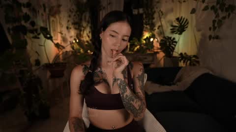 Snapshot of effylowell_ chatting on April 2026 02:27:02 AM Effy online show from April 2026 02:27:02 AM