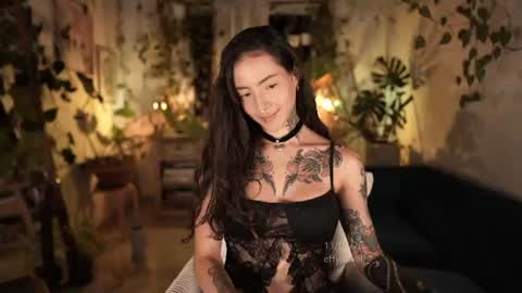 Snapshot of effylowell_ chatting on July 2026 02:05:17 AM Effy online show from July 2026 02:05:17 AM