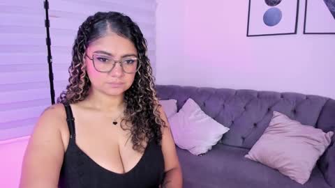 efy_lopez online show from October 2025 12:06:01 PM