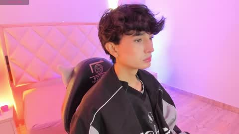 eidan_tay online show from April 2026 07:11:02 PM