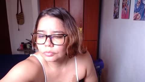 eimy_saenzz online show from February 2026 05:33:01 PM