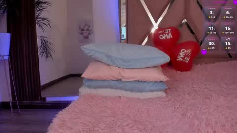 eimyaniston cute online show from February 2025 02:44:01 PM