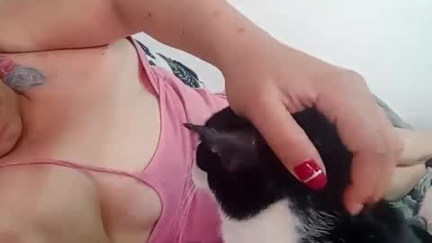 Eirene online show from January 2025 03:25:02 PM