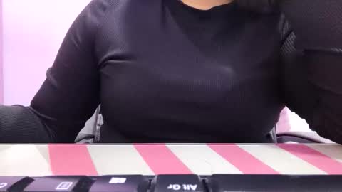 Eirene online show from October 2025 09:51:01 AM