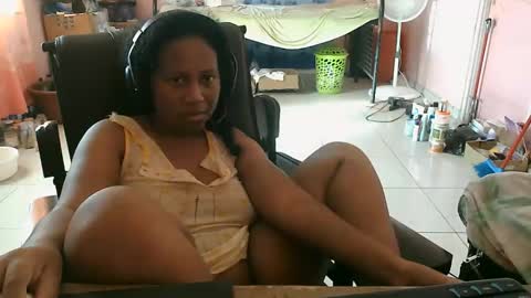 Eirondra Valeen online show from November 2025 07:04:01 PM