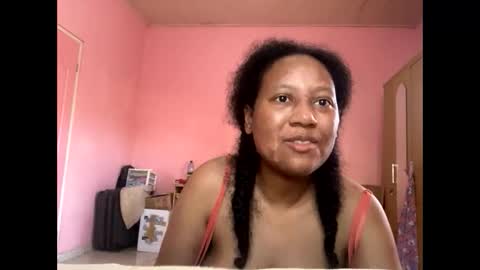 Snapshot of eirondra_valeen chatting on December 2025 10:34:02 AM Eirondra Valeen online show from December 2025 10:34:02 AM