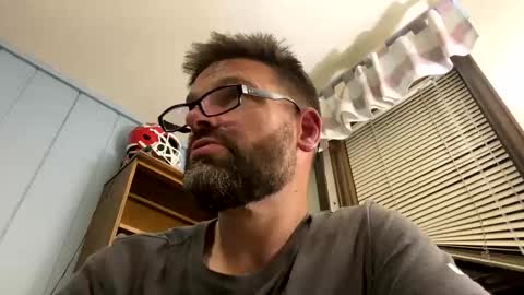 Snapshot of ejbooker11 chatting on October 2025 04:38:01 AM PiedPiper online show from October 2025 04:38:01 AM